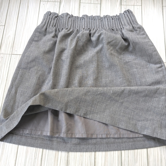 J. Crew Mercantile Sidewalk Ruched Waist Mini Skirt in Stone Gray Size 0 - Picture 11 of 12